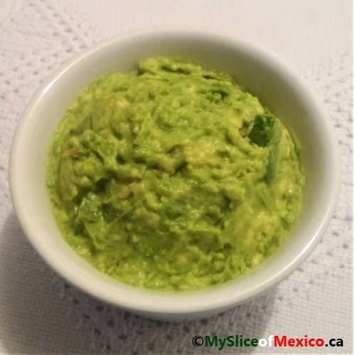 simple guacamole 2 logo