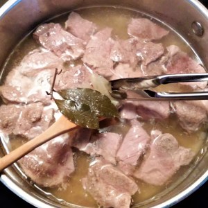 chilorio cooking meat