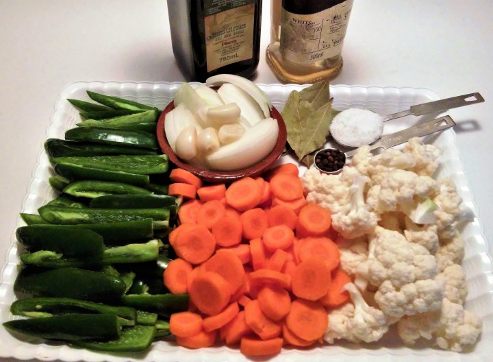 ingredients for jalapenos en escabeche