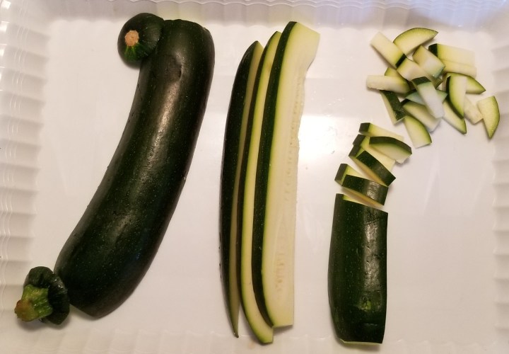 20190507 001 slicing zucchini