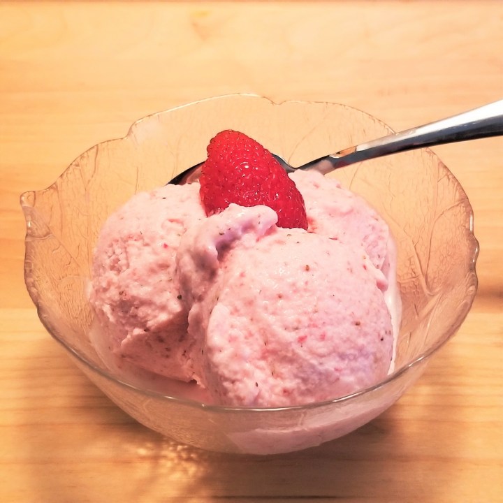 016 homemade strawberry ice cream