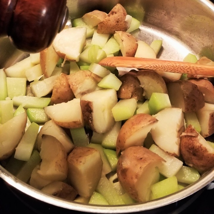 036 cooked chayote and potatoes