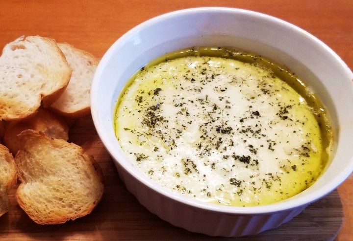 Baked Cheese with&nbsp;Oregano