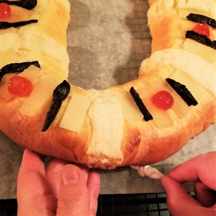 002 inserting figurine after baking