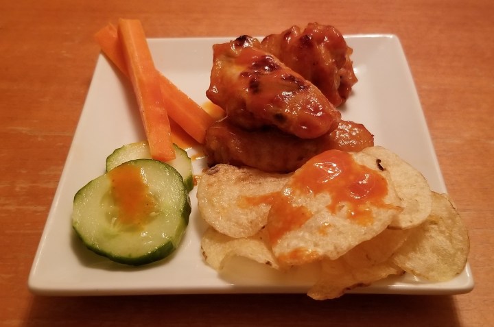 004 Chicken wings and papitas fritas