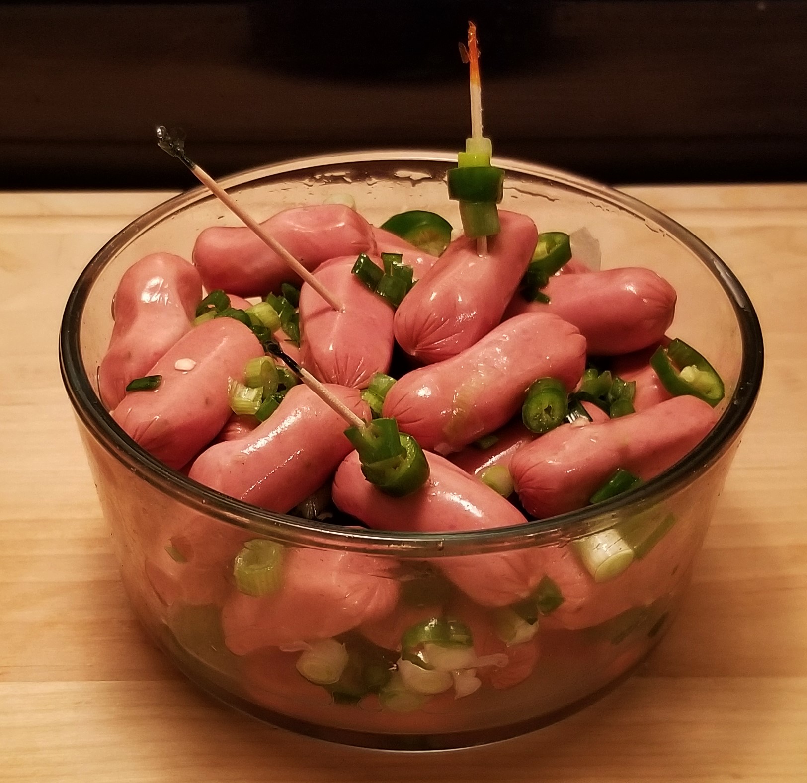 004 cocktail sausages with lime and hot peppers