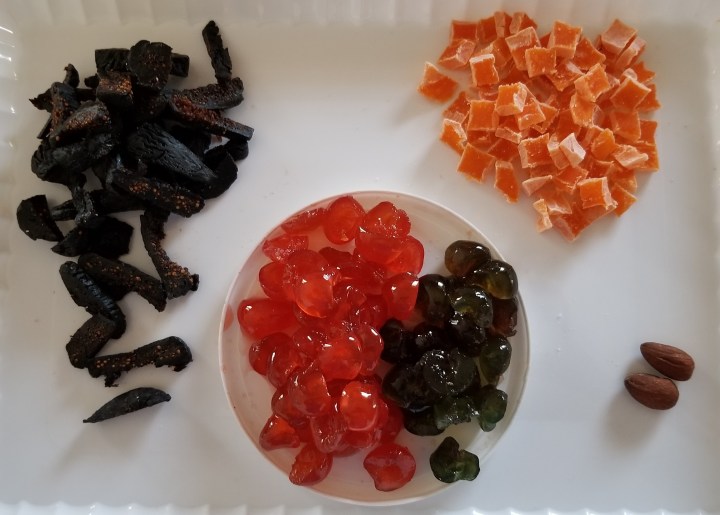 025 dried fruit and almonds, sliced