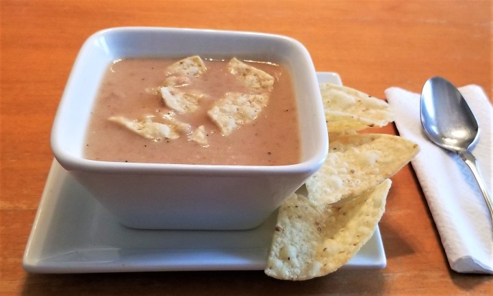 005 serve with tortilla chips (vegan)