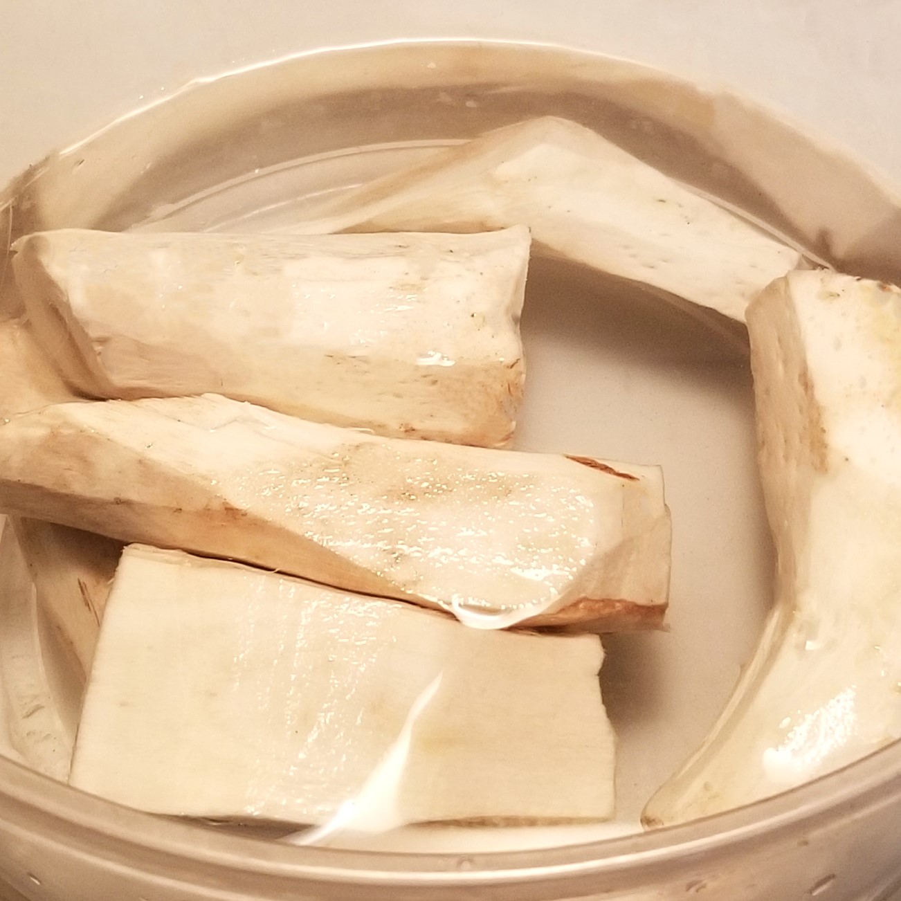 001 peel and wash horseradish roots