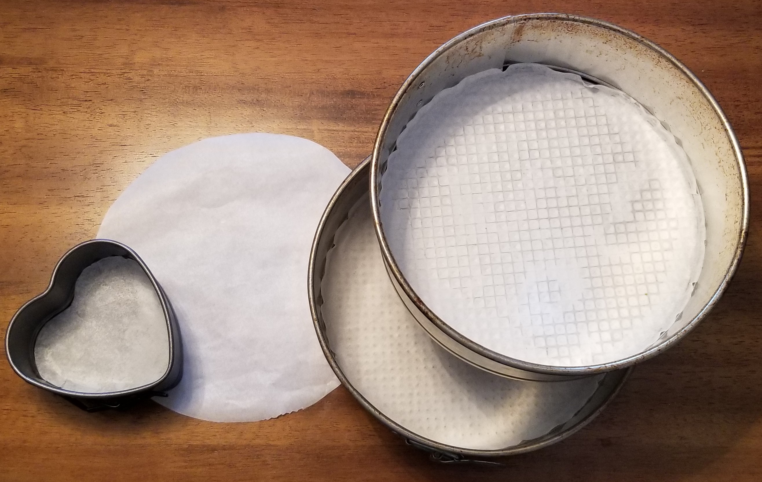 001 heart shaped and round moulds